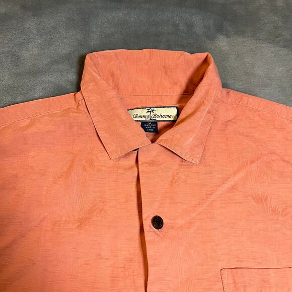 Tommy Bahama Men's 100% Silk Palm Tree Design Hawaiian Button Up Shirt Size MED - Picture 3 of 9